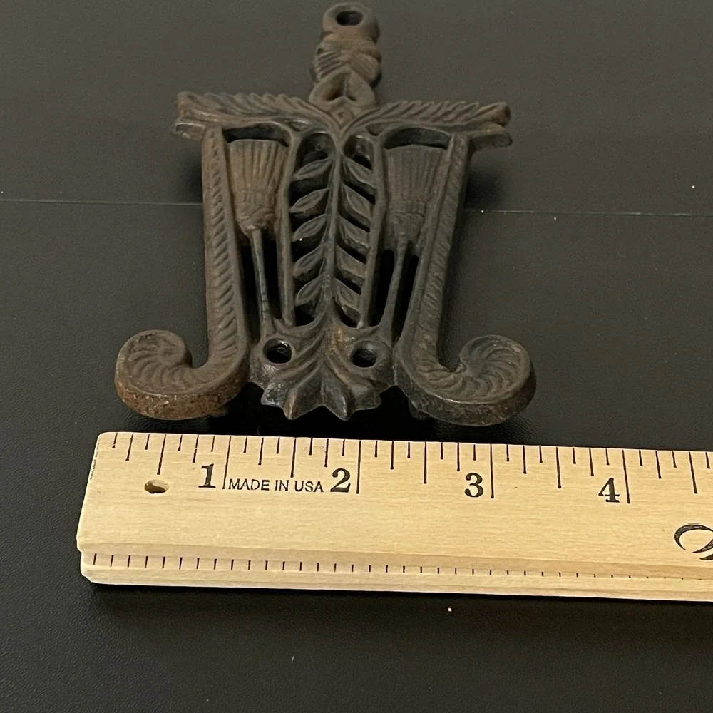 Vintage WILTON Cast Iron Trivet Brooms Wheat Stalk and Heart Shape 5